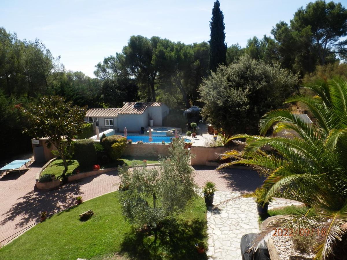 Mas Les Vieux Chenes Bed & Breakfast Lambesc