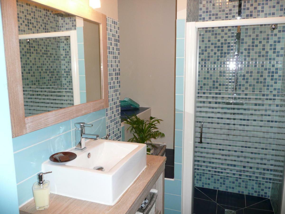 Mas Les Vieux Chenes Bed & Breakfast