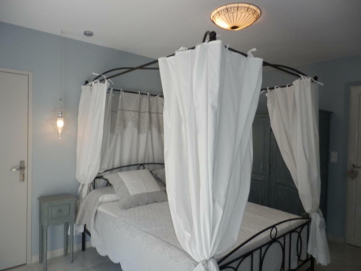 Bed & Breakfast Mas Les Vieux Chenes Lambesc