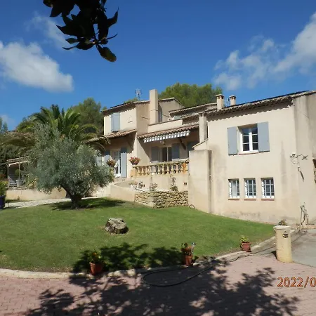 Mas Les Vieux Chenes Bed & Breakfast Lambesc Exterior photo