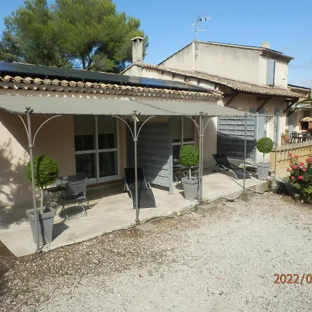 Mas Les Vieux Chenes Bed & Breakfast Lambesc Exterior photo