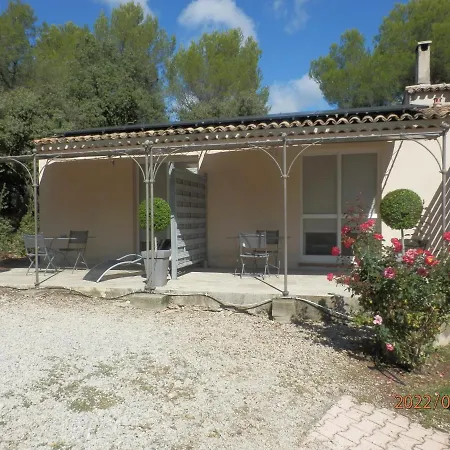 Mas Les Vieux Chenes Bed & Breakfast Lambesc Exterior photo