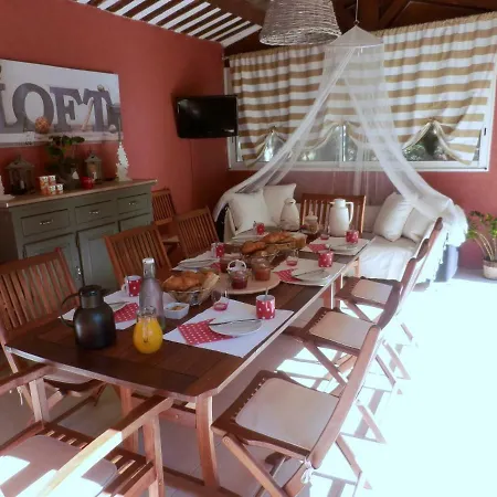 Mas Les Vieux Chenes Bed & Breakfast Lambesc Exterior photo